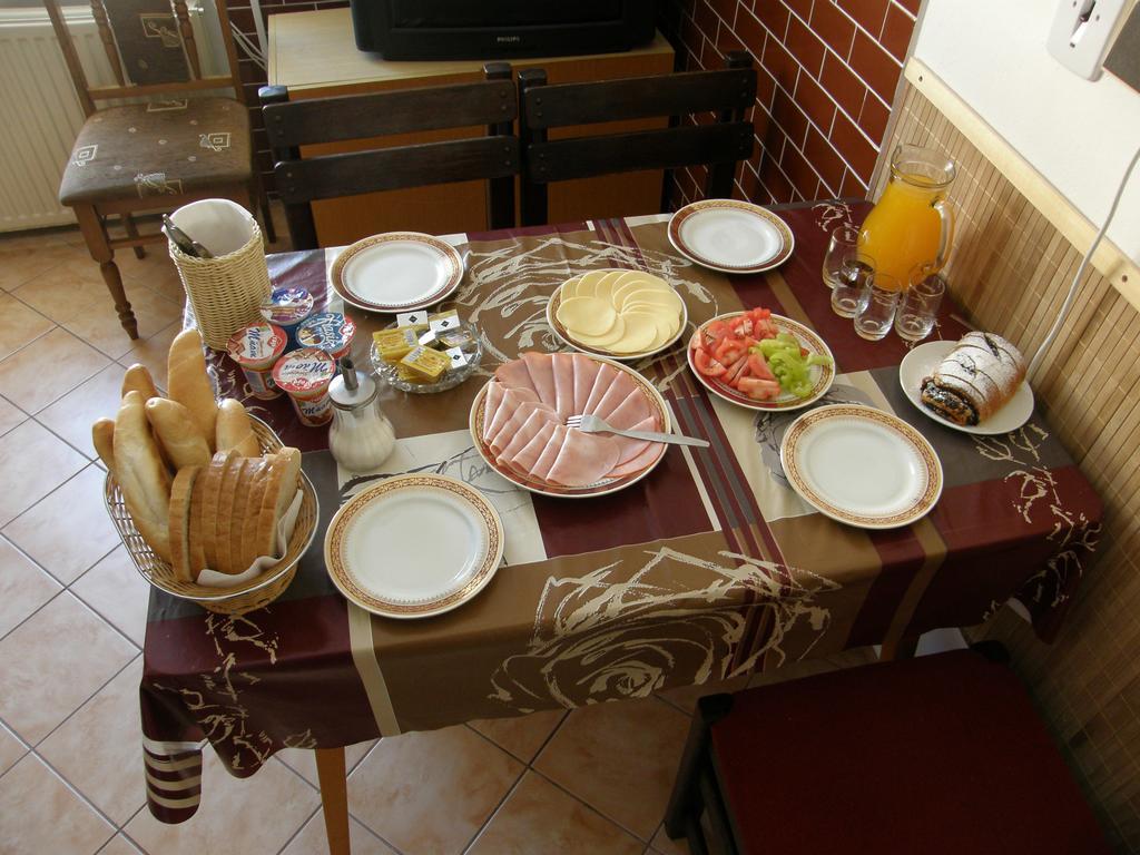 Hotel Vila Helena Liptovský Ján Esterno foto